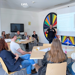 Einführung durch den leitenden Arzt Giorgios Kotrotsios.